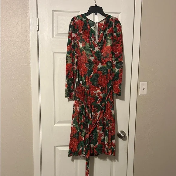 New authentic dolce &gabbana dress - Picture 2 of 8